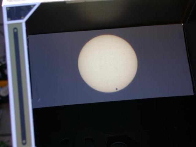 Venusdurchgang im Sonnenprojektor